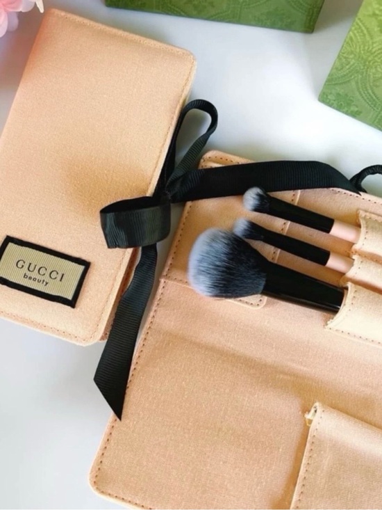 Gucci Other - Gucci Beauty Makeup Brush Travel Kit Gift Set